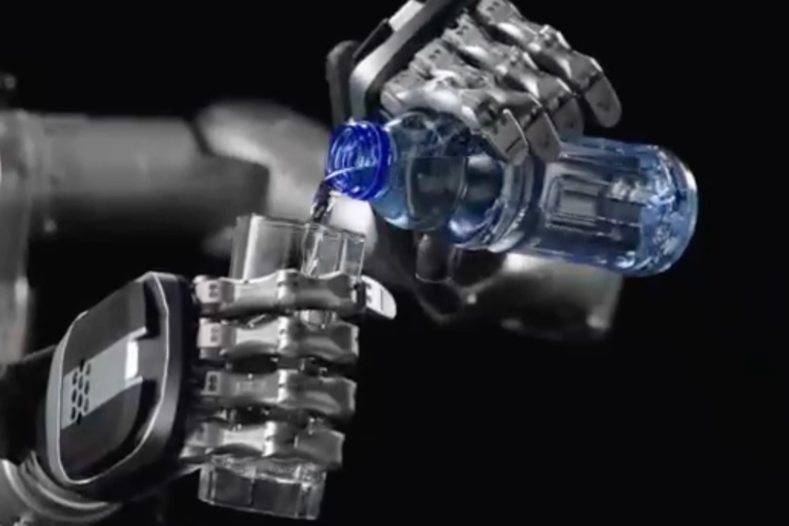 系列解读 | 15vip太阳灵巧手家族亮相：高自由度的创新突破